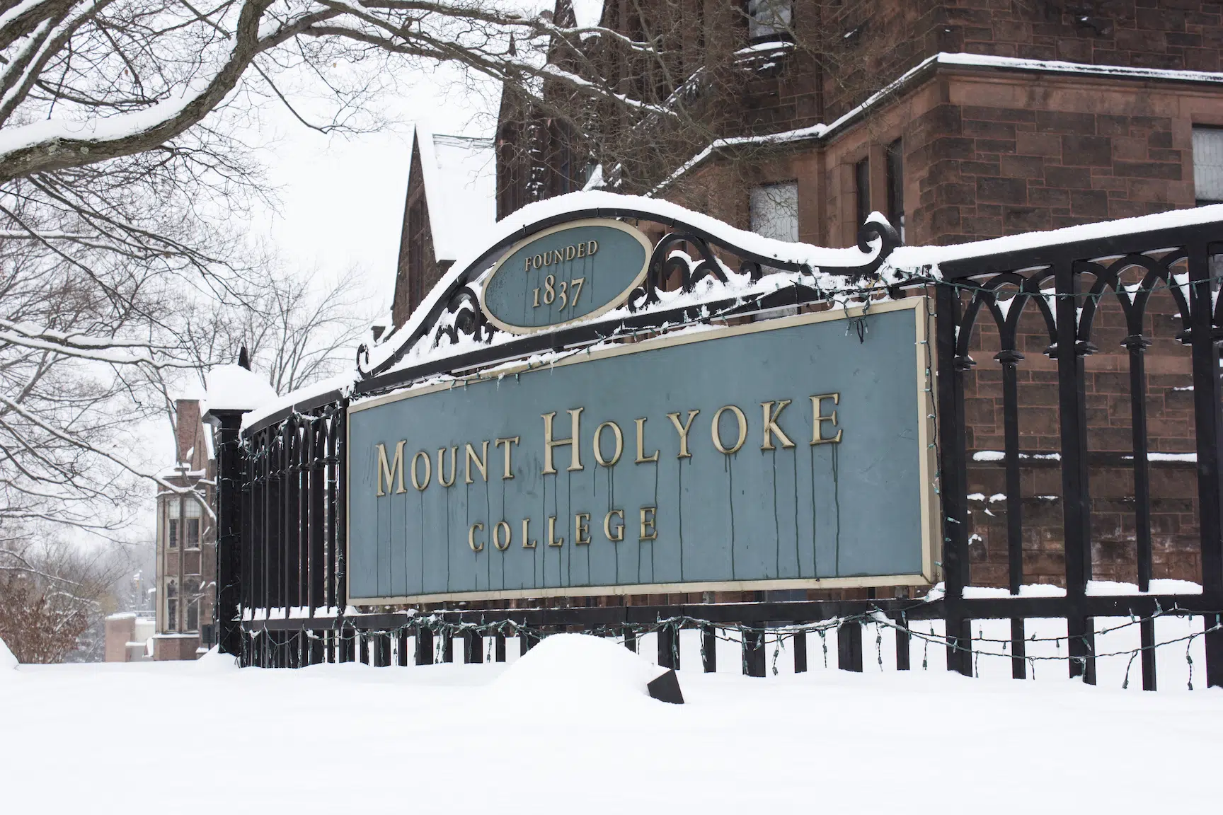 All You Need To Know About Mount Holyoke College